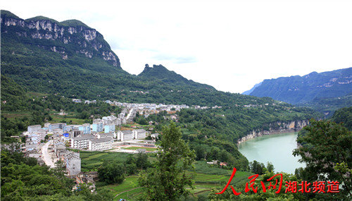 建始：移民新鎮(zhèn)風光美如畫