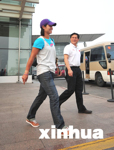 法網冠軍李娜返回家鄉武漢（圖）