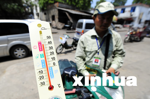 “火爐”武漢高溫目擊:熱浪滾滾鄉郵路