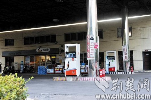 武漢30座加油站九成缺油 市民質疑油商囤油待漲