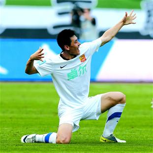 卓爾迎來中超首勝 第十輪終迎第一勝