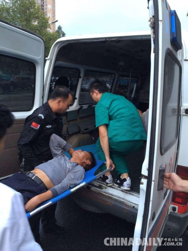 守衛在城市每個角落 記派出所巡邏隊員的一天