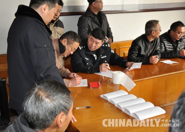 湖北省十堰市茅箭警方為民工討回工資近50萬元