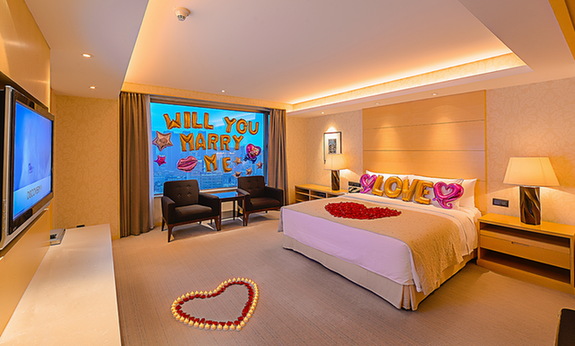 武漢一酒店推出浪漫求婚房