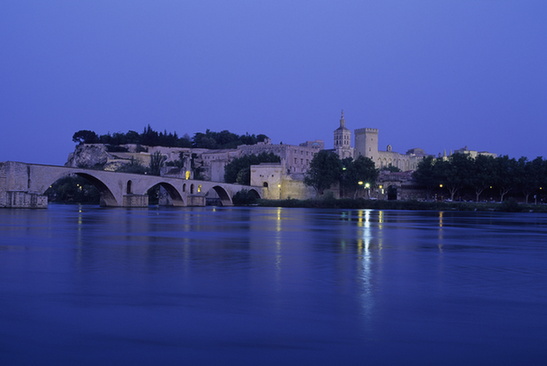 法國駐武漢總領館“年度大戲”：發微博，實現你的法國夢