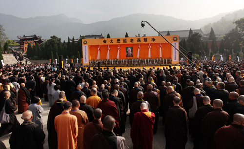 佛門高僧凈慧長老荼毗追思大會在湖北黃梅四祖寺舉行
