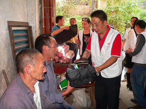 身邊的感動：從驢友到義工，好人天哥！