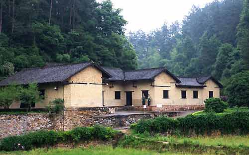 高鐵開通推動紅色之旅 紅色旅游線路推薦