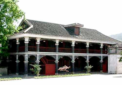 高鐵開(kāi)通推動(dòng)紅色之旅 紅色旅游線(xiàn)路推薦