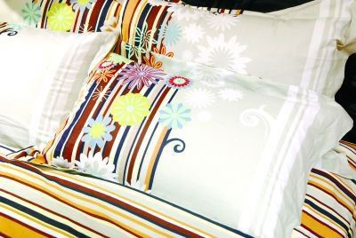 各行業(yè)年終獎盤點:有的發(fā)奔馳車 有的發(fā)衛(wèi)生巾