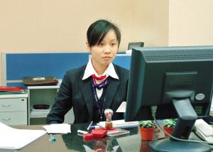 各行業(yè)年終獎盤點:有的發(fā)奔馳車 有的發(fā)衛(wèi)生巾