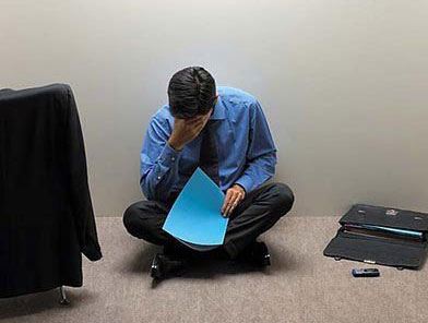 各行業年終獎盤點:有的發奔馳車 有的發衛生巾