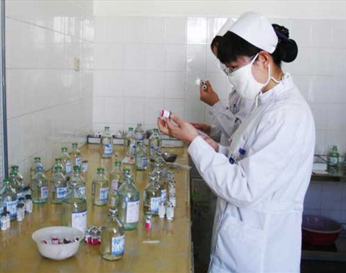 各行業(yè)年終獎(jiǎng)盤點(diǎn):有的發(fā)奔馳車 有的發(fā)衛(wèi)生巾