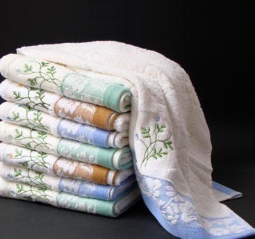 各行業年終獎盤點:有的發奔馳車 有的發衛生巾