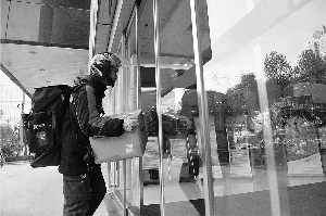 聚焦快遞業：漲價一元 快遞員多掙兩毛錢