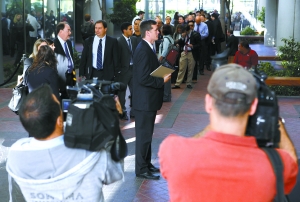 蘋果三星25億美元天價官司引圍觀