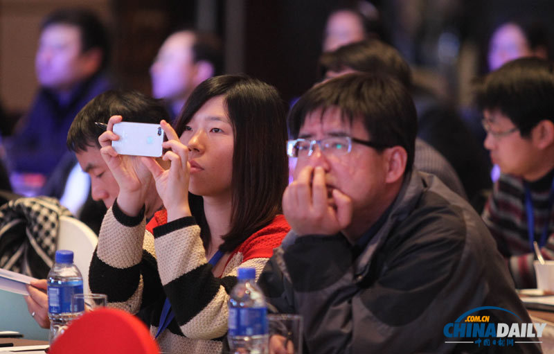 2012媒體微博高峰論壇在京舉行 發布媒體微博報告