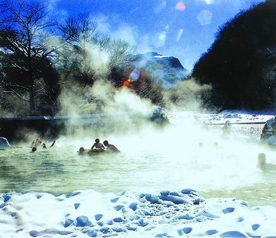 長(zhǎng)白山:冰天雪地泡溫泉