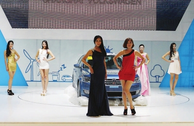 汽博直通車:車輛停放有規矩 優質服務踐于行 8條公交線路通展會