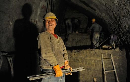 地下28米的地鐵施工現場：城市新路從這里鋪就