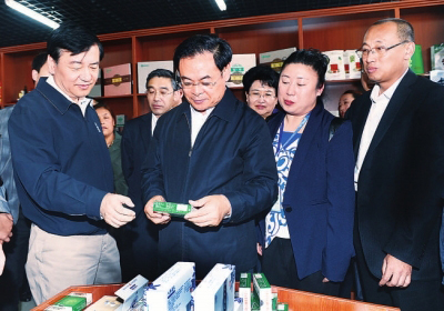 王儒林:加快城鎮化步伐 突出發展民營經濟