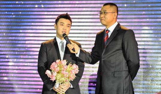 王皓與閆博雅舉行婚禮