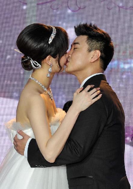 王皓與閆博雅舉行婚禮