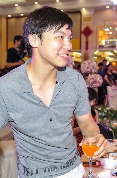 王皓與閆博雅舉行婚禮