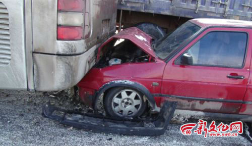 國(guó)道102線沈陽(yáng)往長(zhǎng)春方向11車(chē)連撞