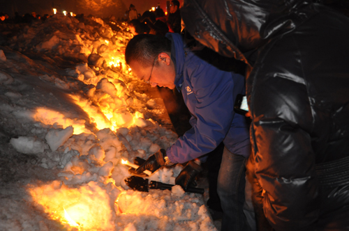 盜車案男嬰遇害 市民自發組織悼念