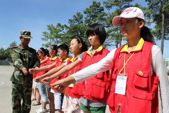 安徽宣城：小記者走進警營體驗生活