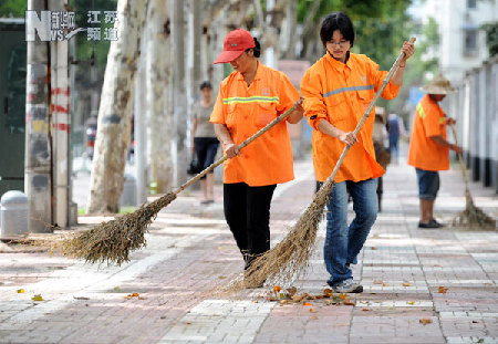 女大學生“清潔工”的鋼琴夢