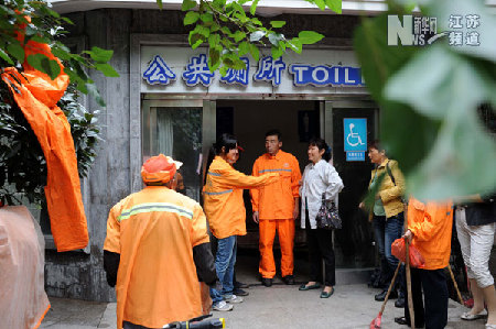 女大學生“清潔工”的鋼琴夢