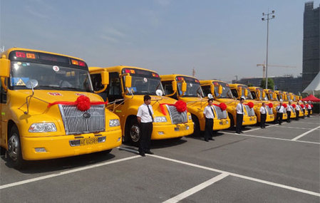 專為學童安全而來60輛宇通校車服役江蘇吳江