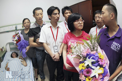 江蘇盱眙女孩“棄學救母”