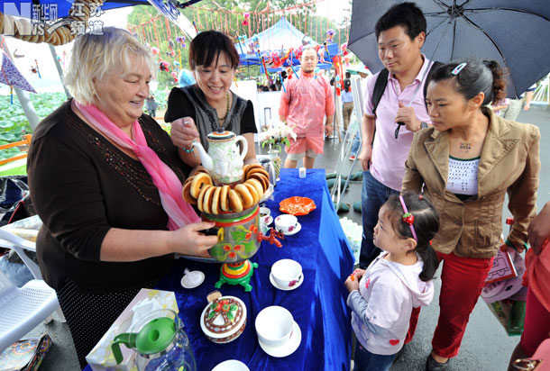 南京舉辦青奧文化節暨“國際交流日”嘉年華
