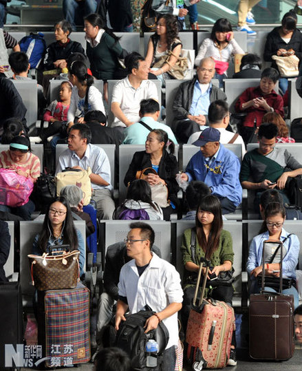 長(zhǎng)假進(jìn)入尾聲 各地迎來旅客返程最高峰