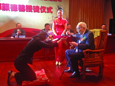 93歲國醫(yī)大師破例再收徒 常州弟子拜入孟河門下