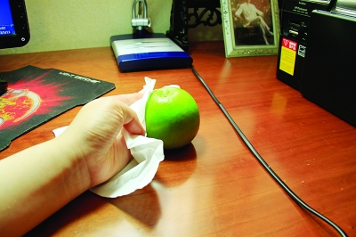 網(wǎng)傳紙巾能檢驗多種食物優(yōu)劣 實驗證明有些管用