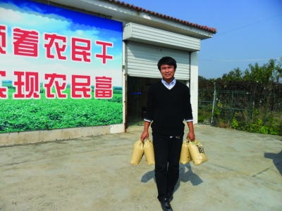 句容大學生村官不當公務員 幫全村800多戶脫貧