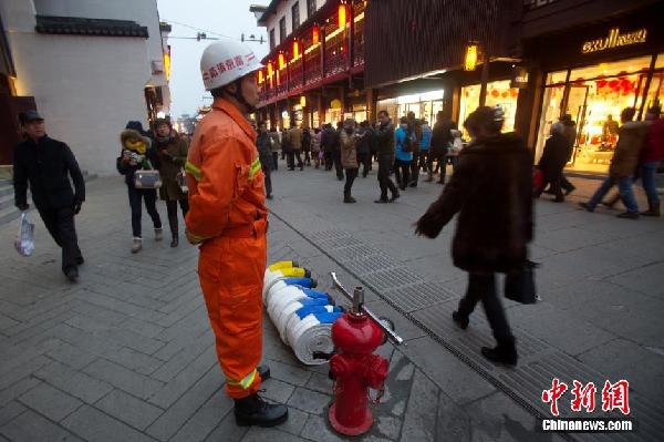 南京夫子廟景區加強安保迎元宵燈會
