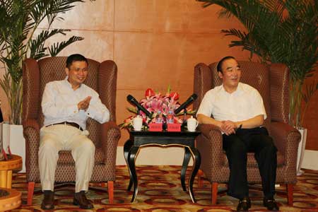 新加坡國際商業伙伴計劃高級管理課程考察團考察南通