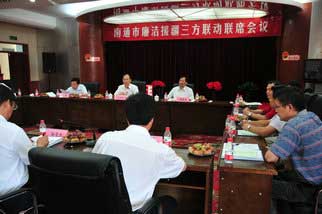 中國日報記者專訪南通市委常委、紀委書記莊中秋