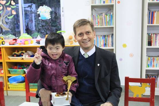 搭建橋梁傳遞溫暖,福利院孩子夢想成真