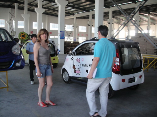 綠色節(jié)能舒適實(shí)惠 凱撒電動(dòng)轎車(chē)備受青睞