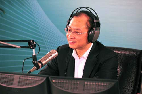 紀委書記親駕今年首趟“民心專列” 市民訴求踏上真正動車速度