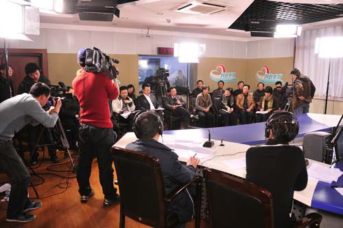 紀委書記親駕今年首趟“民心專列” 市民訴求踏上真正動車速度