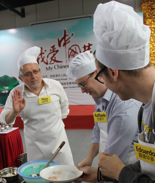 張家港舉辦外商種櫻花、享美食活動