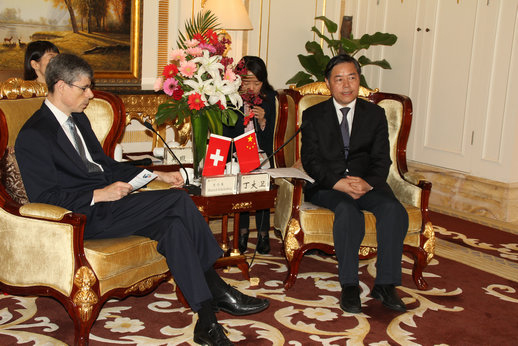 瑞士駐滬總領事史倫博首次訪問南通