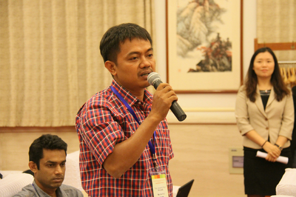 亞洲媒體集體采訪楊衛澤書記